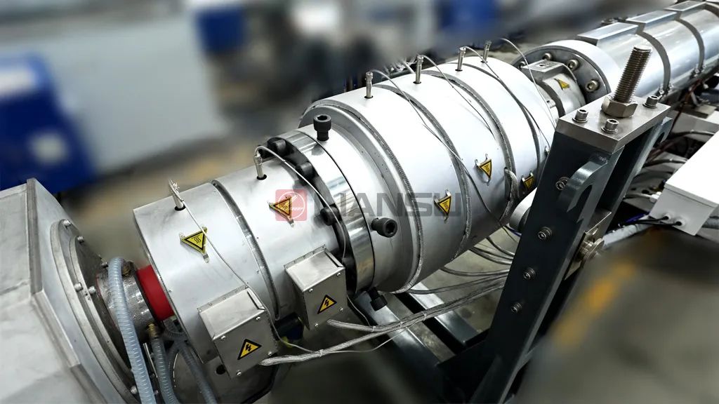 1751967459137253.jpg die haed for High Speed PVC Pipe Extrusion line.jpg