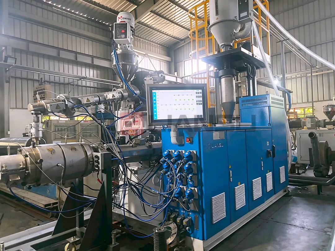 1783308668150513.jpg HDPE PIPE EXTRUDER.jpg
